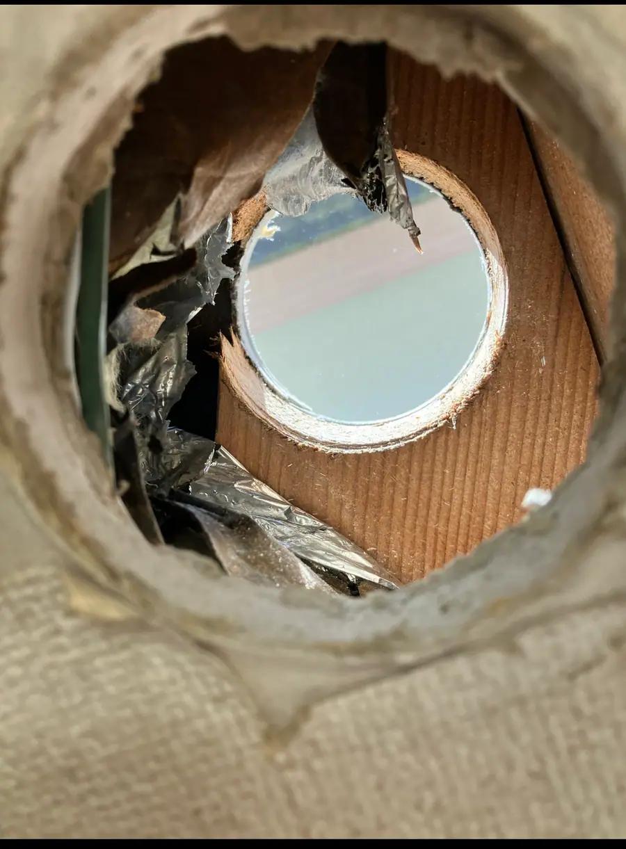 筋交いや柱に近い穴あけ確認例(建物構造を確認して慎重に判断)